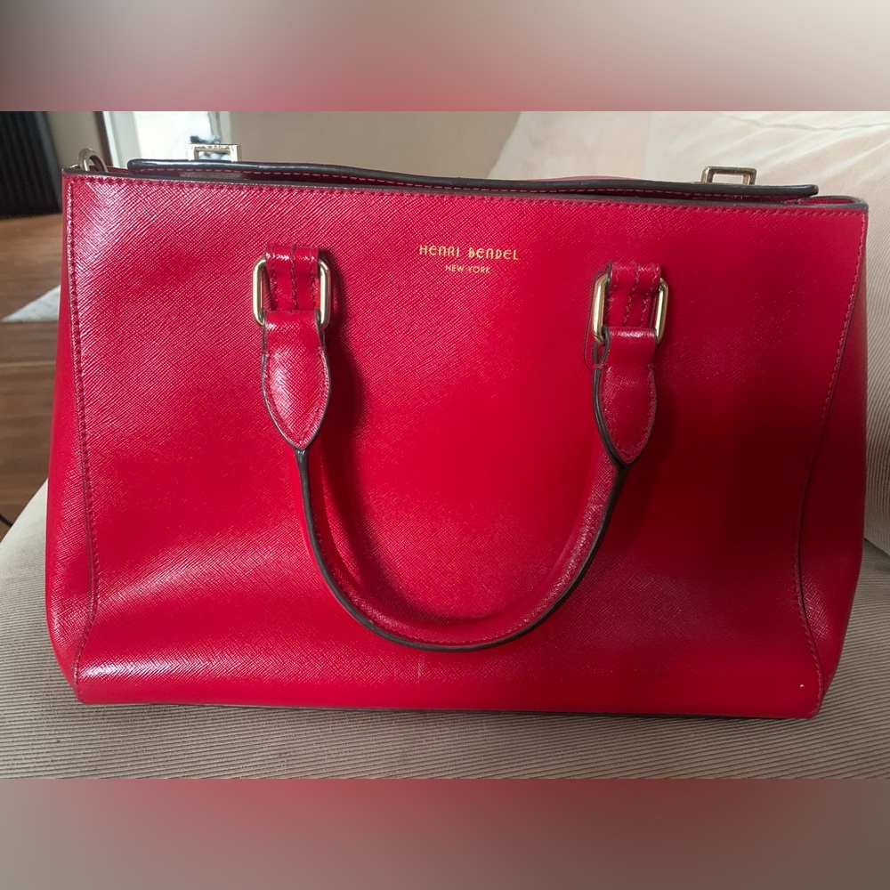 Henri Bendel Lightly Used turn lock satchel - in great condition!